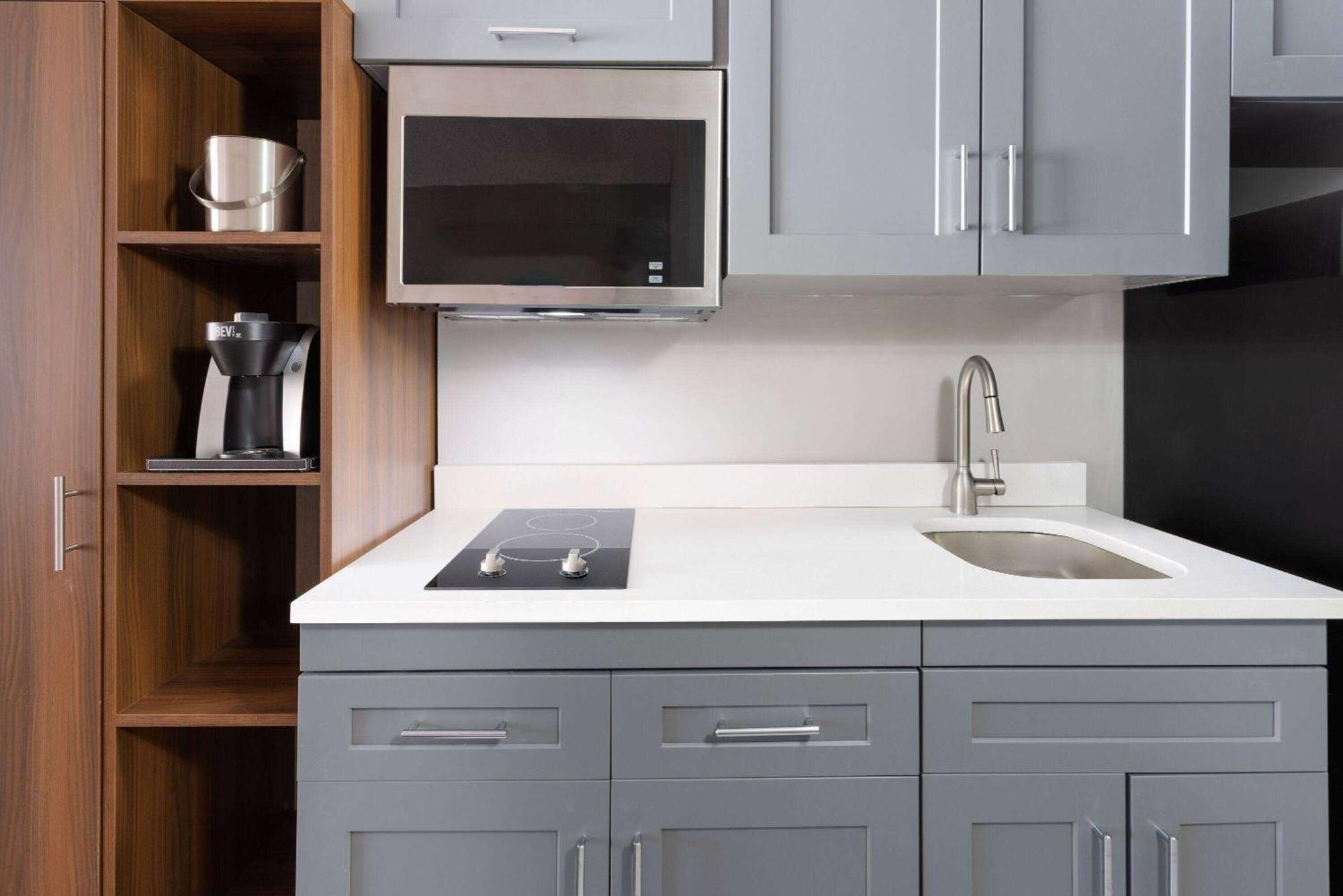 Hawthorn Extended Stay By Wyndham Columbia-Ft Jackson Екстер'єр фото