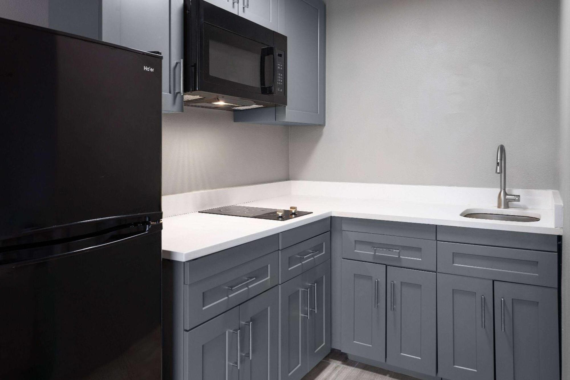 Hawthorn Extended Stay By Wyndham Columbia-Ft Jackson Екстер'єр фото