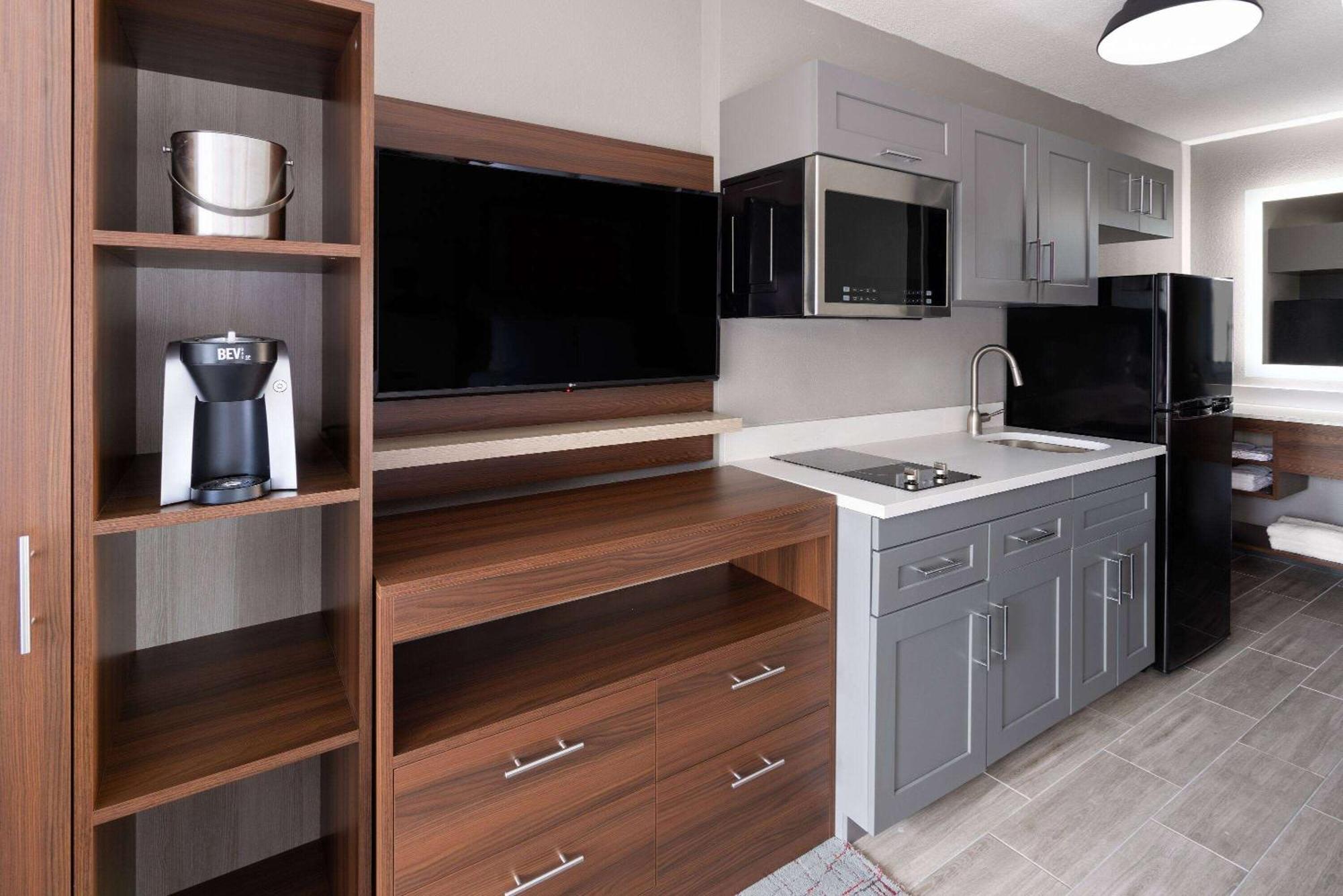 Hawthorn Extended Stay By Wyndham Columbia-Ft Jackson Екстер'єр фото