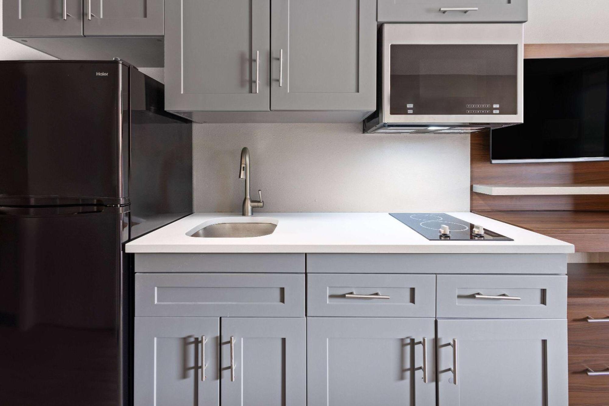 Hawthorn Extended Stay By Wyndham Columbia-Ft Jackson Екстер'єр фото